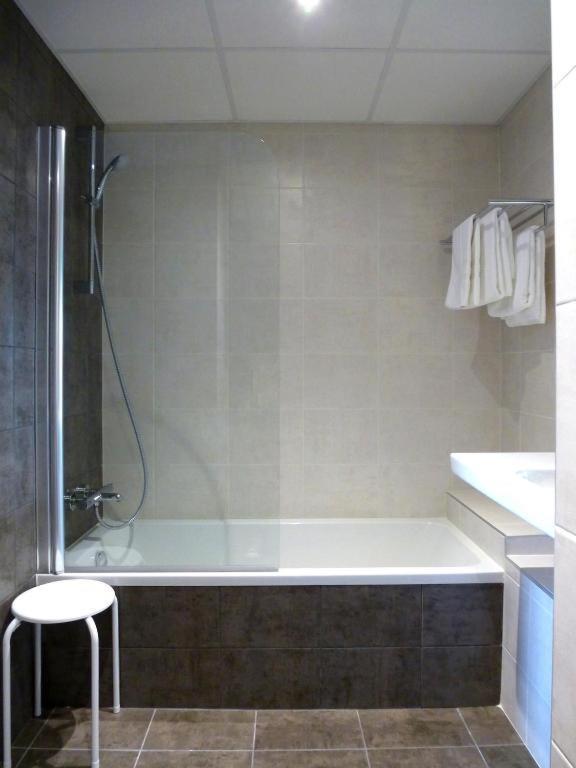 Hyp'Hotel Saint-Marcellin  Eksteriør billede